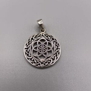 Colgante plata de ley en forma de mandala