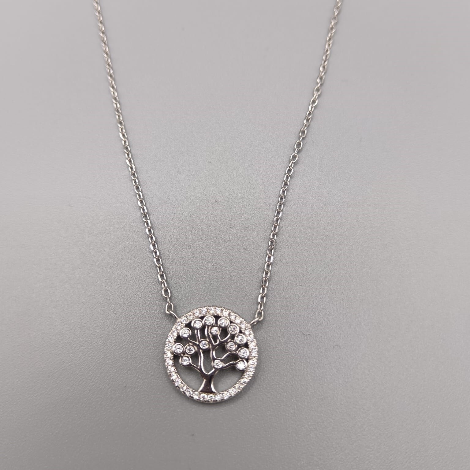 Colgante del árbol de la vida con circonitas en plata de ley