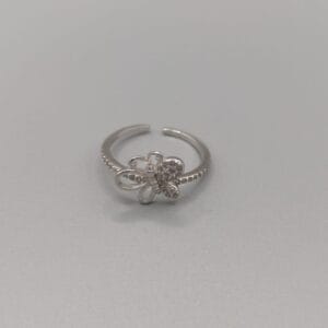 Anillo de mariposa calada. Joyería Fenicios