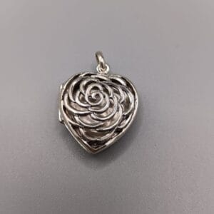 Medallón en forma de corazón