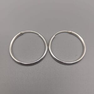 Pendiente de plata de ley de aros acabado liso pulido